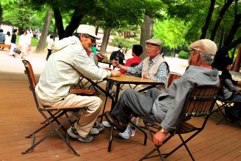 Talking in the park, Seoul, 2010